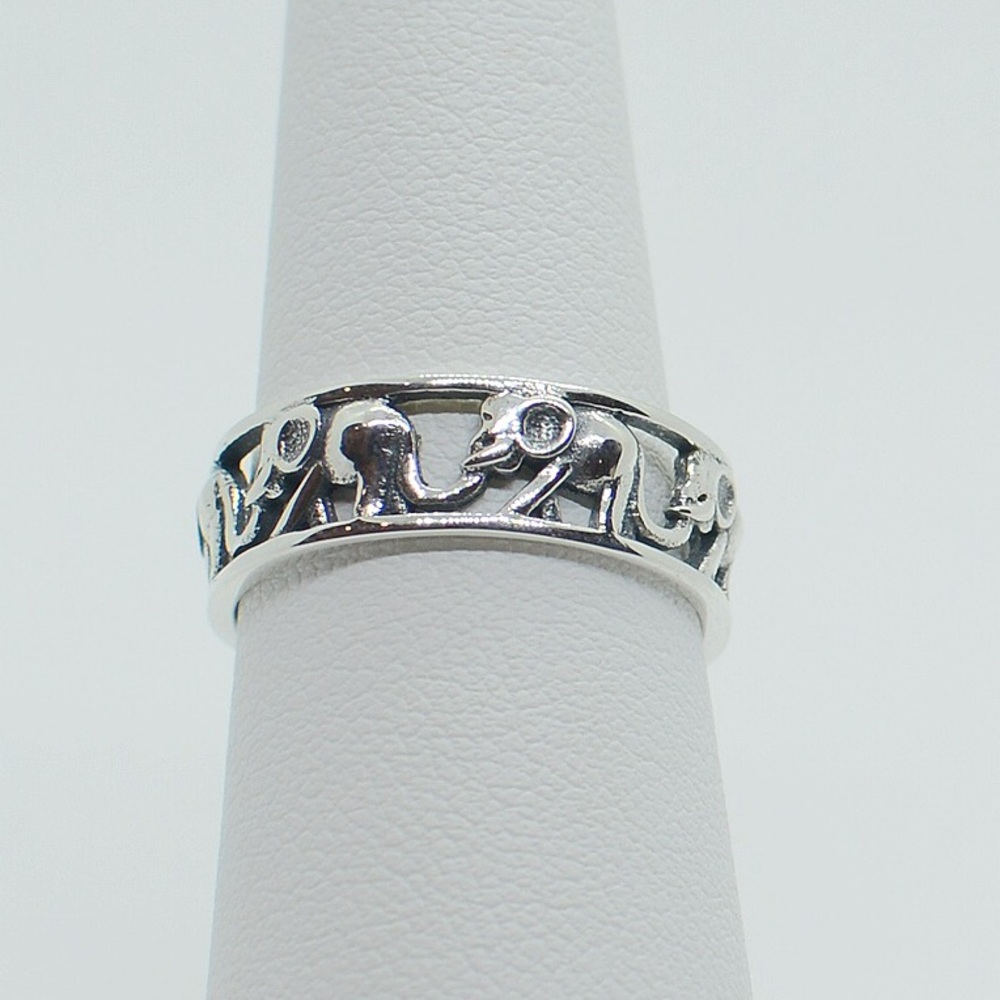 .925 Sterling Silver Elephant Band Ring